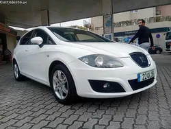 Branco Usado 2011 Seat Leon Ecomotive Citadino | € 7.850 (Preço justo)