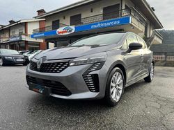 Cinza Usado 2024 Renault Clio V Evolution | € 18.990 (Preço justo)