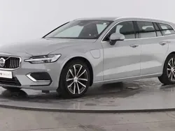 Cinzento Usado 2024 Volvo V60 Carrinha | € 43.000 (Bom preço)