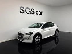 Branco Usado 2023 Peugeot e-208 Allure Citadino | € 20.000 (Preço justo)
