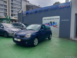 Azul Usado 2002 Renault Clio II Expression | € 1.750 (Bom preço)