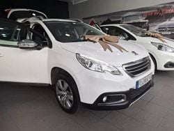 Branco Usado 2015 Peugeot 2008 Allure SUV | € 9.740 (Preço justo)