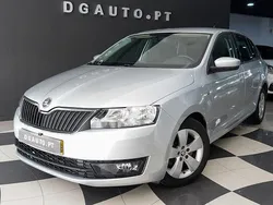 Cinza Usado 2014 Skoda Rapid Active | € 9.990