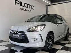 Branco pérola Usado 2015 Citroën DS3 Chic Citadino | € 10.890 (Preço justo)