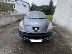 Cinzento Usado 2009 Peugeot 207 Sedan | € 4.500 (Preço justo)