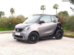 Cinza Usado 2017 Smart ForTwo Electric Drive Passion | € 10.900