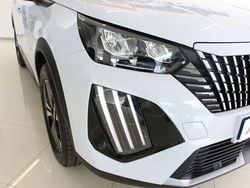 Branco Usado 2024 Peugeot e-2008 Allure SUV | € 27.500 (Preço justo)