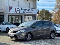 Cinzento Usado 2017 Toyota Verso Monovolume | € 13.500