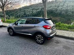 Cinzento Usado 2015 Renault Captur SUV | € 10.900 (Bom preço)