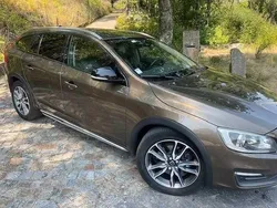 Usado 2016 Volvo V60 CC Carrinha | € 12.300