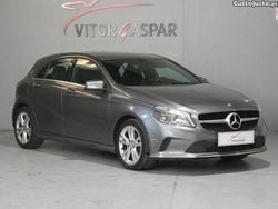 Cinza Usado 2017 Mercedes A180 Urban | € 18.990 (Preço justo)