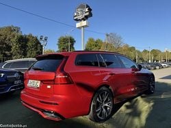 Vermelho Usado 2021 Volvo V60 R-Design Carrinha | € 35.750 (Preço justo)
