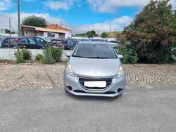 Cinzento Usado 2015 Peugeot 208 Citadino | € 8.999 (Preço elevado)