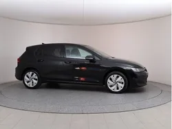 Preto Usado 2024 VW Golf VIII Sedan | € 32.900 (Preço elevado)