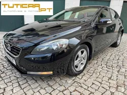 Preto Usado 2015 Volvo V40 Kinetic Carrinha | € 12.900 (Preço justo)