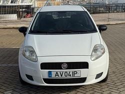 Branco Usado 2011 Fiat Grande Punto Citadino | € 4.800 (Preço justo)