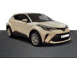 Branco (pintura metalizada especial) Usado 2022 Toyota C-HR Luxury SUV | € 31.000