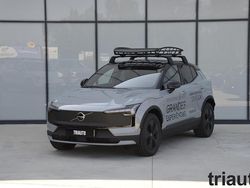 Cinza vapour Novo 2025 Volvo EX30 CC Performance Sedan | € 52.700