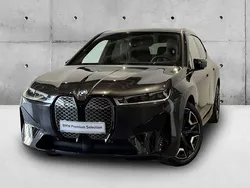Cinza sophisto metalizada brilhante Usado 2023 BMW iX SUV | € 70.946 (Preço elevado)