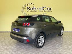 Verde (metalizado) Usado 2019 Peugeot 3008 Active SUV | € 29.000