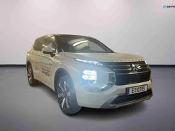 Branco Novo 2025 Mitsubishi Outlander P-HEV Instyle SUV | € 59.040