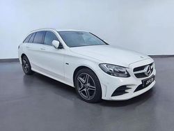 Branco glaciar Usado 2024 Mercedes C300e AMG Carrinha | € 31.900