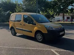 Amarelo Usado 2016 Citroën Berlingo Monovolume | € 8.900 (Bom preço)