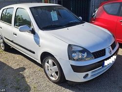 Branco Usado 2003 Renault Clio II Dynamique Carrinha | € 4.250