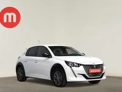 Branco Usado 2023 Peugeot e-208 Allure Citadino | € 21.999 (Preço justo)