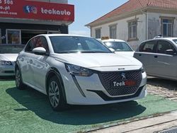 Branco Usado 2021 Peugeot e-208 Active Citadino | € 19.880 (Preço elevado)