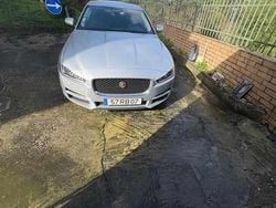 Cinzento Usado 2016 Jaguar XE Sedan | € 13.000 (Super Preço)