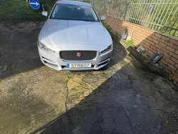 Cinzento Usado 2016 Jaguar XE Sedan | € 13.000