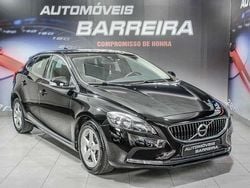 Preto Usado 2017 Volvo V40 Kinetic Carrinha | € 14.750 (Preço justo)