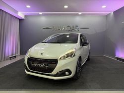 Branco Usado 2017 Peugeot 208 GT-line Citadino | € 9.750 (Preço justo)