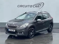 Cinzento Usado 2013 Peugeot 2008 Allure SUV | € 8.750 (Bom preço)