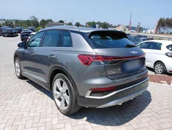 Cinzento Usado 2022 Audi Q4 e-tron Ambiente SUV | € 32.900 (Super Preço)