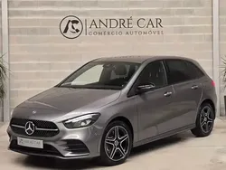 Cinzento Usado 2021 Mercedes B250e AMG line Monovolume | € 29.950 (Preço justo)