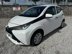 Branco Usado 2015 Toyota Aygo Citadino | € 9.850 (Preço justo)