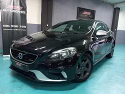 Preto (metalizado) Usado 2014 Volvo V40 R-Design Momentum Carrinha | € 12.450 (Preço elevado)