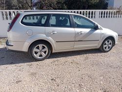 Usado 2006 Ford Focus Sedan | € 1.100