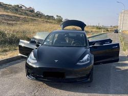 Usado 2019 Tesla Model 3 Sedan | € 22.500 (Bom preço)