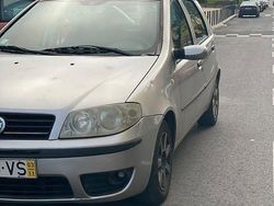 Usado 2003 Fiat Punto Sedan | € 1.000 (Bom preço)