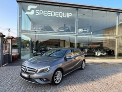 Cinza Usado 2014 Mercedes A180 Urban | € 13.900