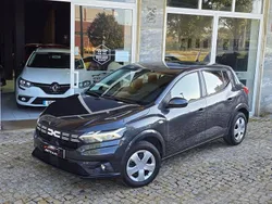 Cinza Usado 2023 Dacia Sandero Expression Citadino | € 14.950 (Bom preço)