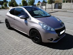 Usado 2012 Peugeot 208 Griffe Citadino | € 9.900