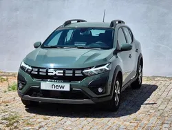 Verde Usado 2024 Dacia Sandero Expression Citadino | € 17.090 (Preço justo)