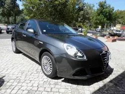 Cinzento Usado 2012 Alfa Romeo Giulietta Citadino | € 9.950 (Preço elevado)