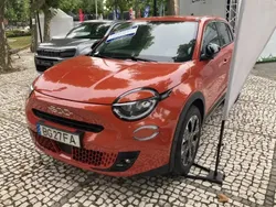 Vermelho Usado 2024 Fiat 600E Red Citadino | € 29.990