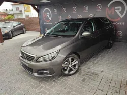 Cinzento (metalizado) Usado 2020 Peugeot 308 Allure Carrinha | € 16.900 (Preço justo)