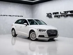 Branco Usado 2017 Audi A3 Sportback Comfort Citadino | € 19.950 (Preço justo)